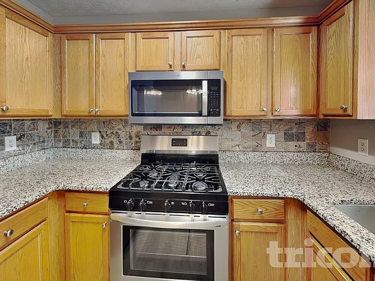 1455 Enchanted Forest Dr — Photo 4