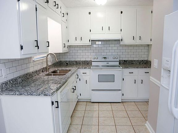 Newly updated kitchen with granite