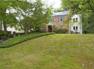 9716 W Bexhill Dr, Kensington, MD 20895