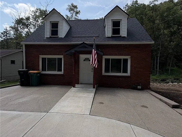 1113 Rochester Rd — Photo 2