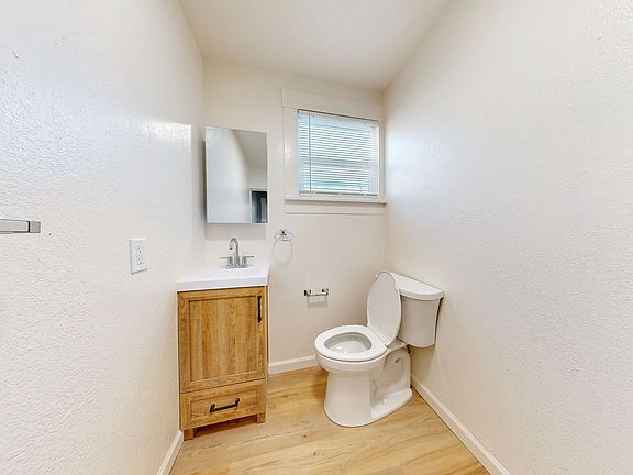 4th image of 146 Grand Ave #36