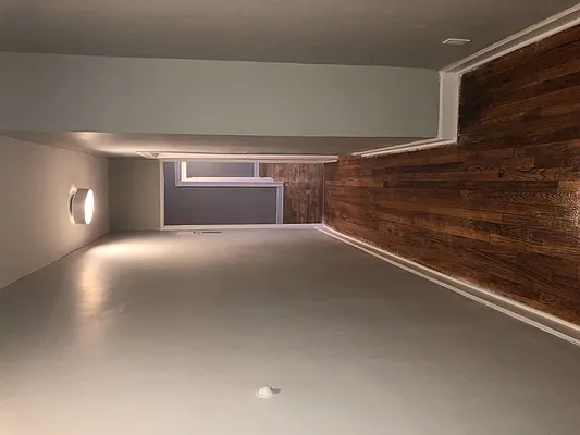 Rented by Realty 2000 Associates Ltd | media 11