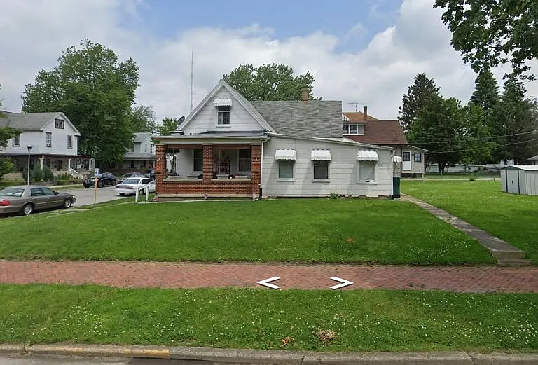 133 S 6th St — Photo 1
