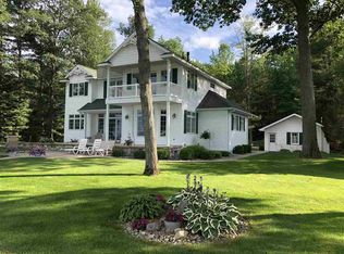 316 Lake Shore Dr, Roscommon, MI 48653