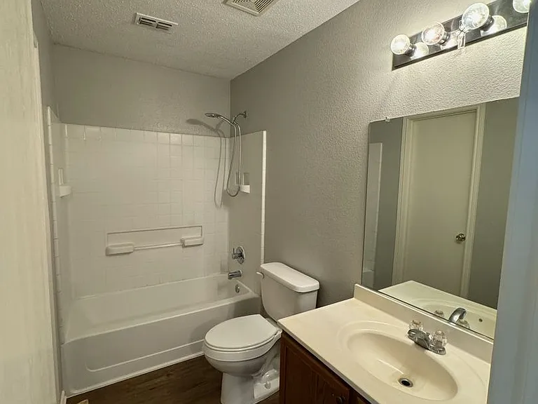 1805 Brookwood Dr — Photo 6