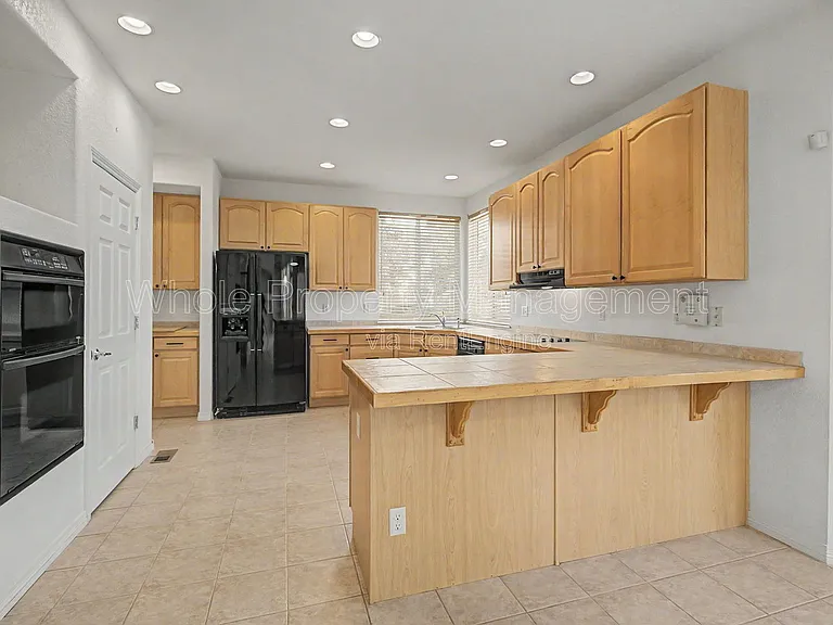 11081 Independence Cir W — Photo 6