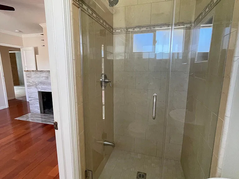 2820 Paloma St — Photo 22