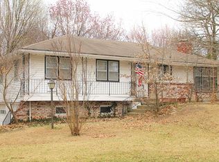 9101 Reeder Dr, Overland Park, KS 66214