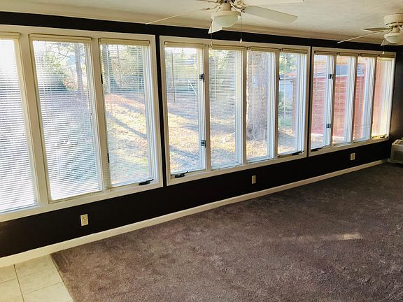 3rd image of 240 Fontaine Cir #240
