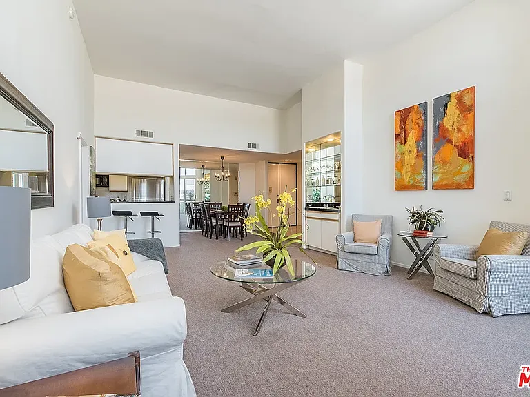 1240 S Corning St #308 — Photo 3