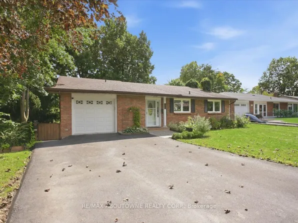 943 Mayfair Cres, Kingston, ON K7M 5S5
