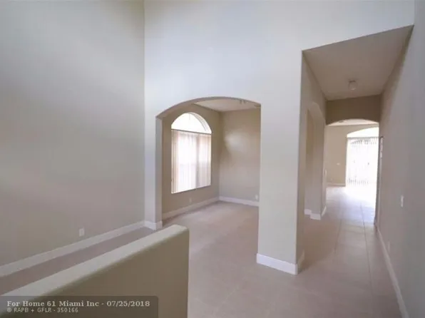 3147 N 34th St, Hollywood, FL 33021