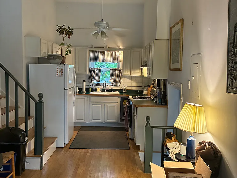 417 Washington St — Photo 9