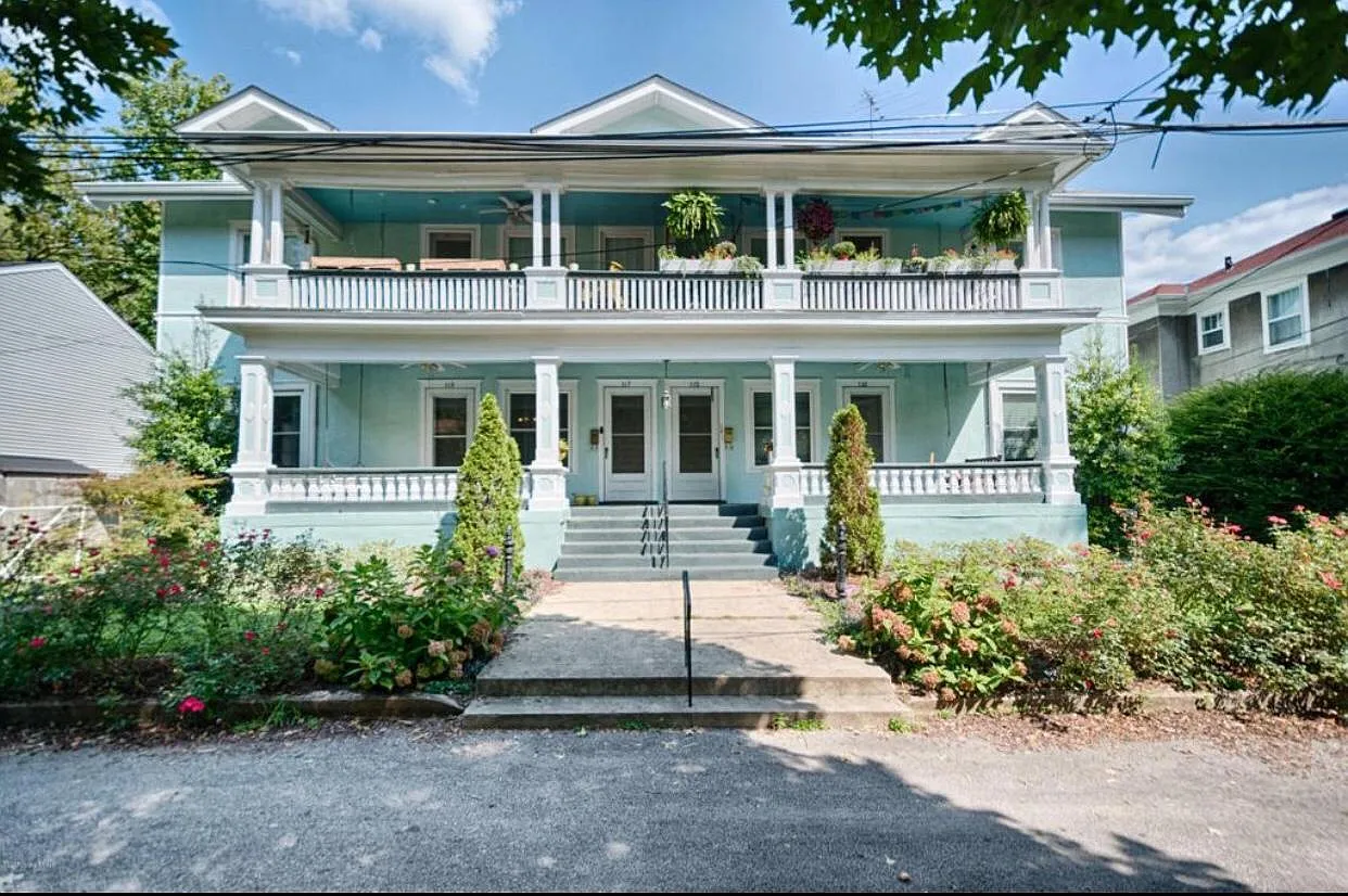3 bed, 2000 sqft, $1,975 — Photo 1