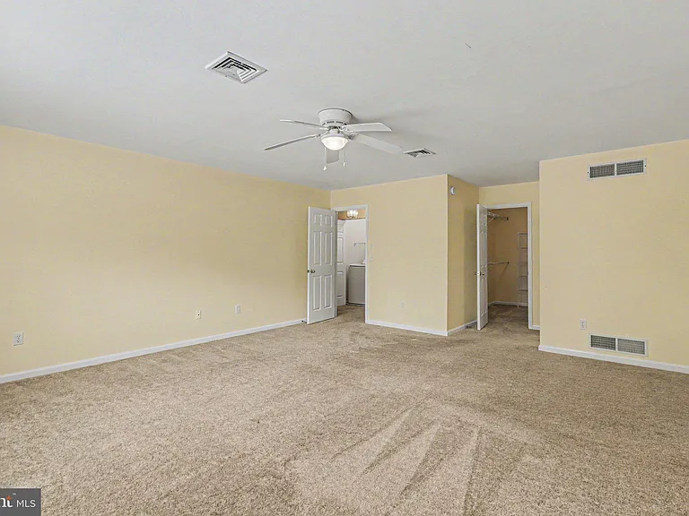 645 Springhouse Ln — Photo 14