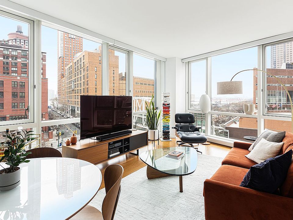 1st image of 200 Chambers St APT 5D