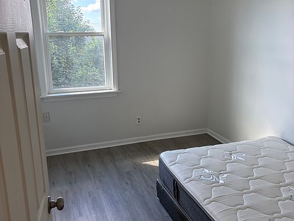 5th image of 2229 S Main St #2S