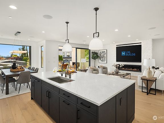 5th image of 211 10th Avenue W
