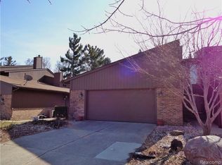 1452 Beaumont Cir, Flushing, MI 48433