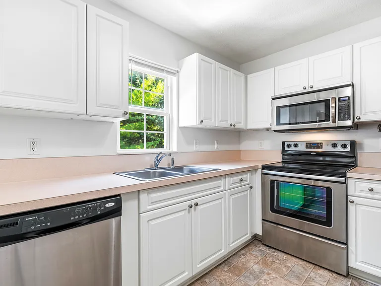 1113 Green Knoll Dr — Photo 13