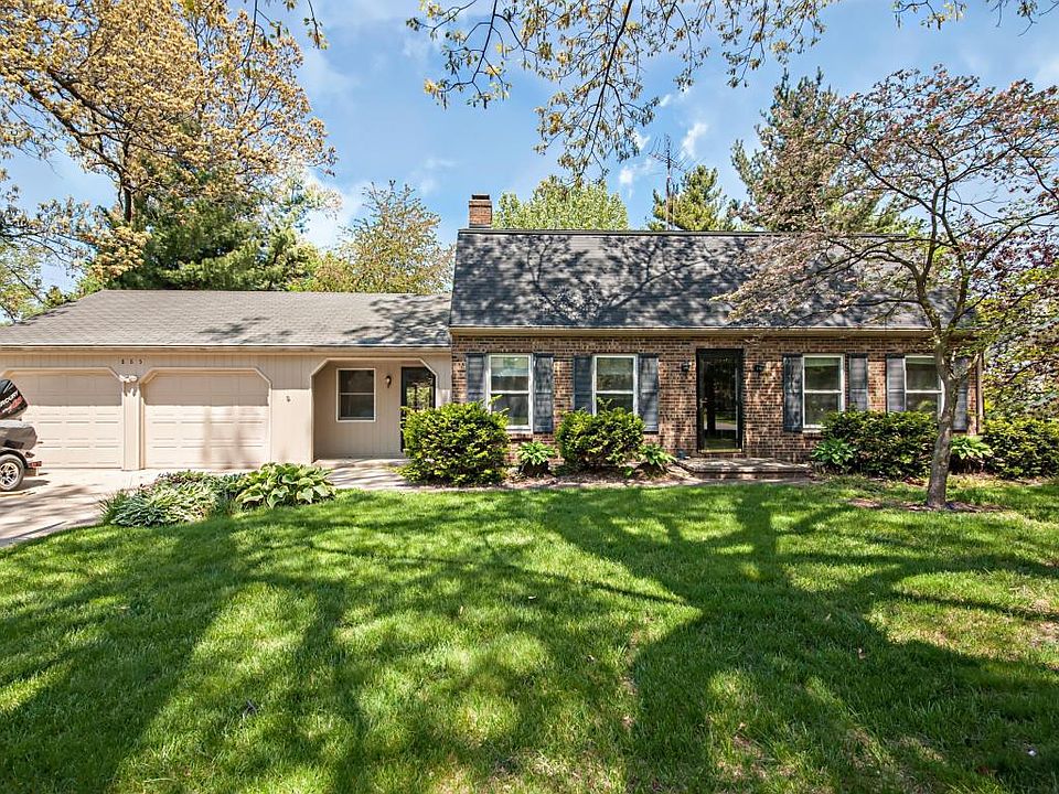 1st image of 885 Oakridge Dr