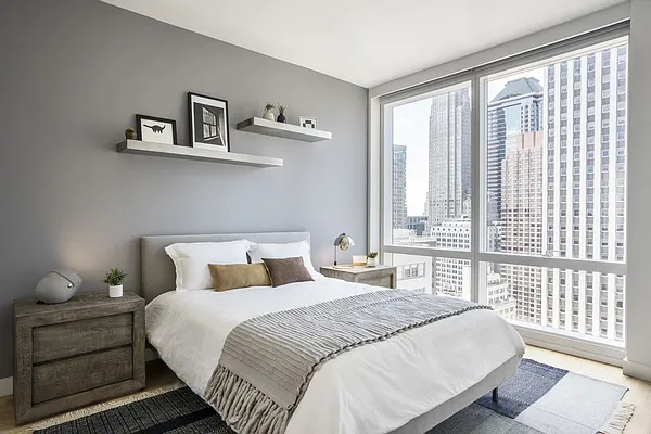 Rented by Greystar | media 52