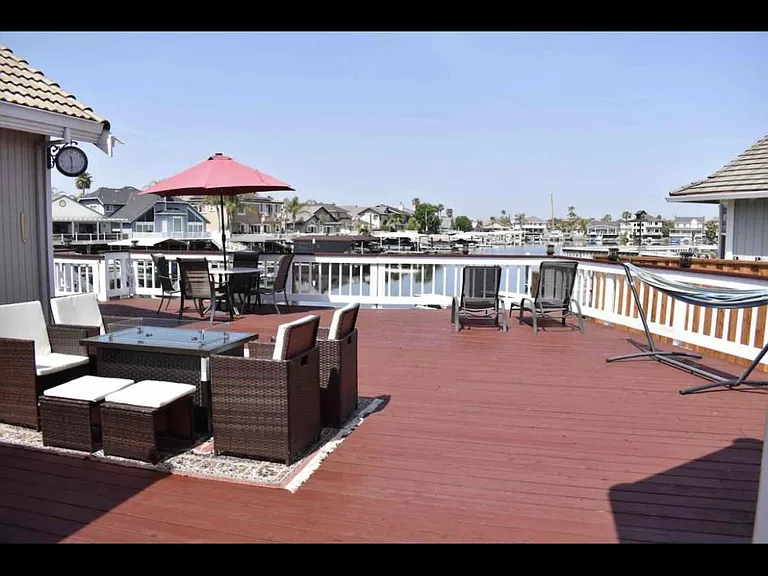 Reef Ct — Photo 8