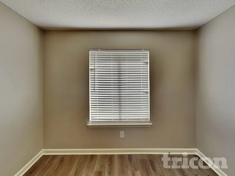 1252 Payne Dr — Photo 12