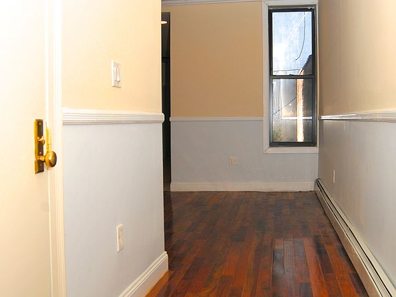 2nd image of 435 Marion St APT 1R