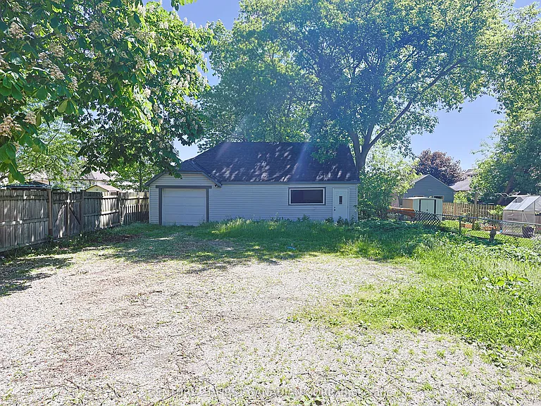 444 Dorinda St #MAIN FLOOR — Photo 33