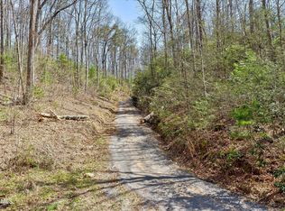 Yellow Breeches Rd, Cosby, TN 37722