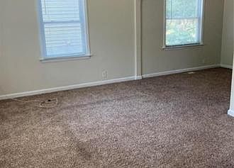 4th image of 8122 Rector Dr