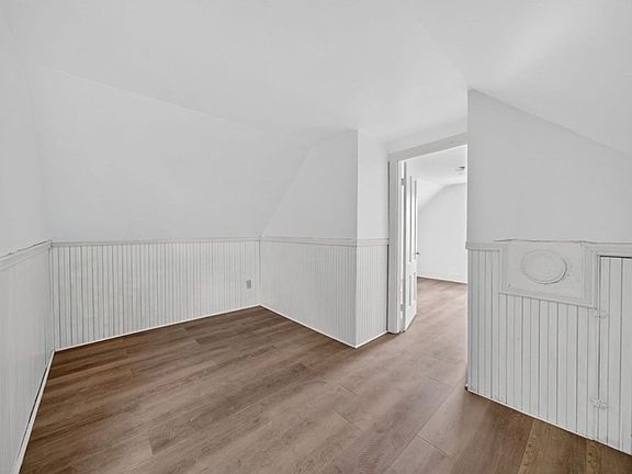 5th image of 10 Mulberry St Unit 2