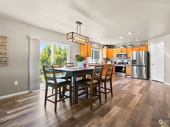 5th image of 18414 28th Avenue E