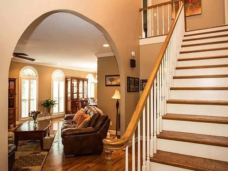 1120 Shades Crest Rd — Photo 17