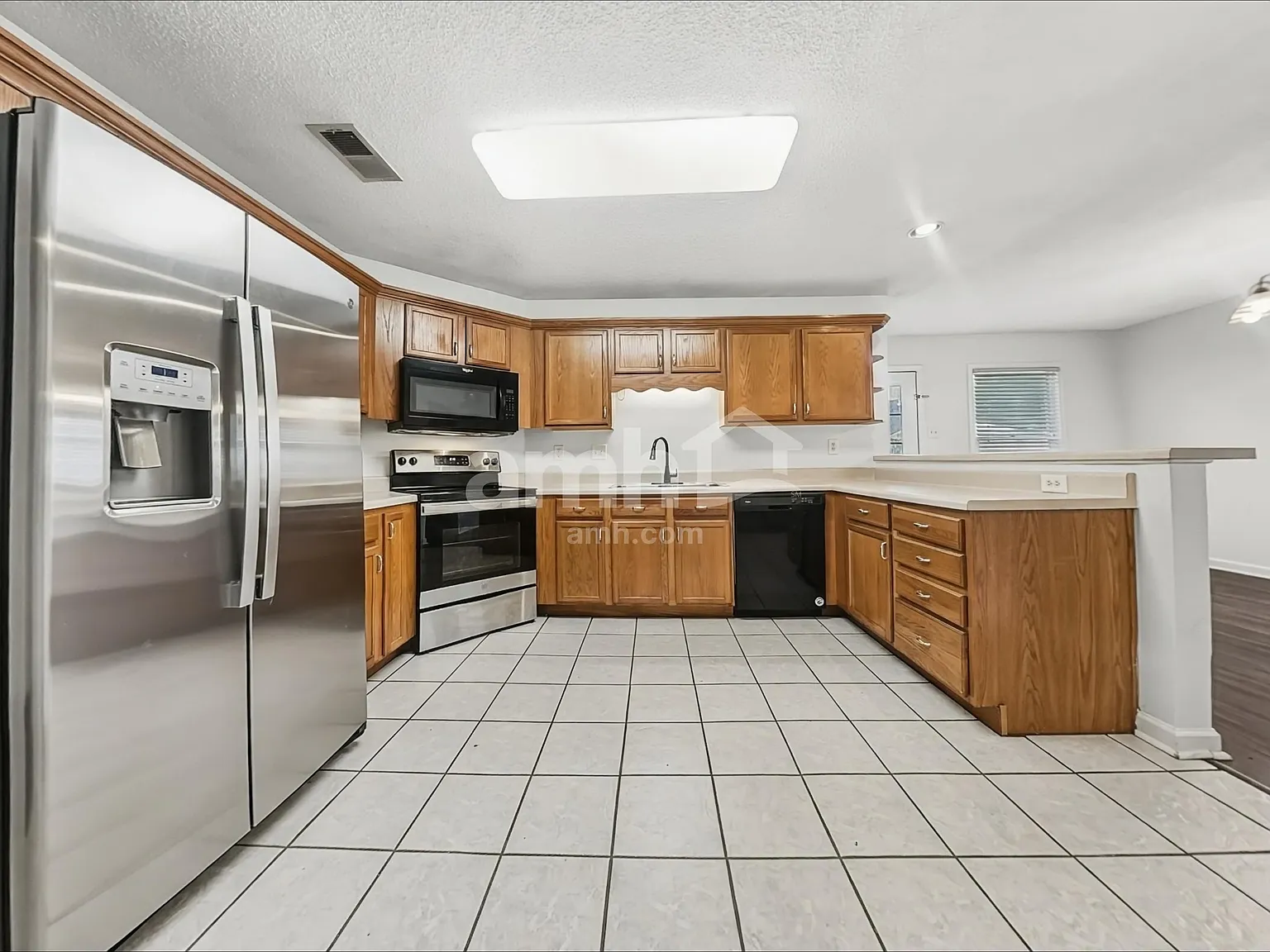 3 bed, 2.0 bath, 2134 sqft, $2,075 — Photo 3