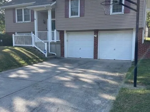 1200 NE 73rd St, Gladstone, MO 64118