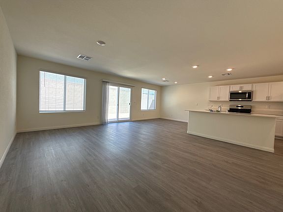 5th image of 10415 Ricordi St