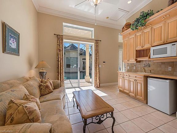 3rd image of 27271 Lakeway Ct