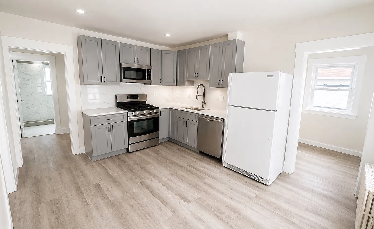 3 bed, 1300 sqft, $3,200 — Photo 1
