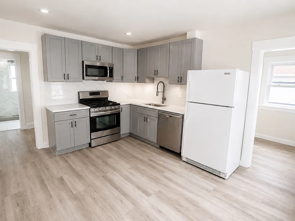 17-19 Lowe St #2