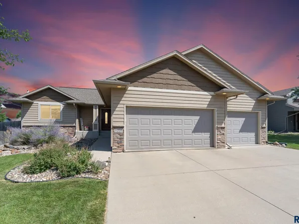 5208 S Breezeway Ave, Sioux Falls, SD 57108