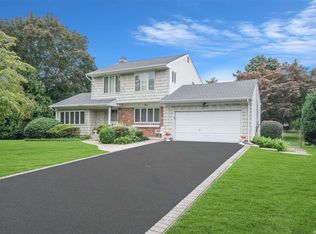 3 Buhl Ln, East Northport, NY 11731