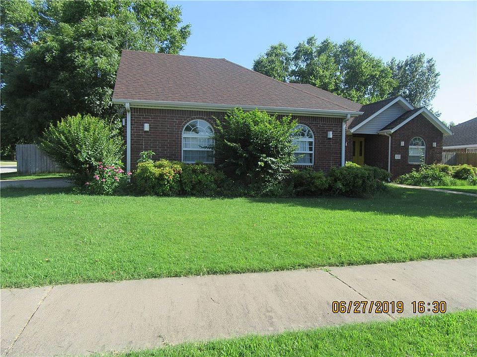 1st image of 410 Julian Ct