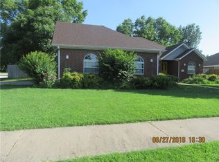 410 Julian Ct, Siloam Springs, AR 72761