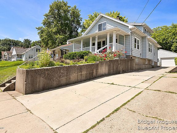 3rd image of 935 Frederick Ave NW
