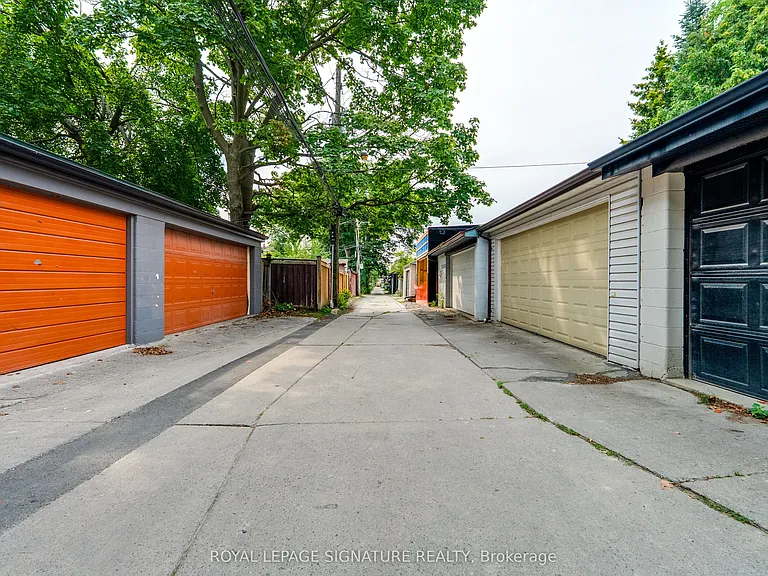 390 Palmerston Blvd #LANEWAY — Photo 7