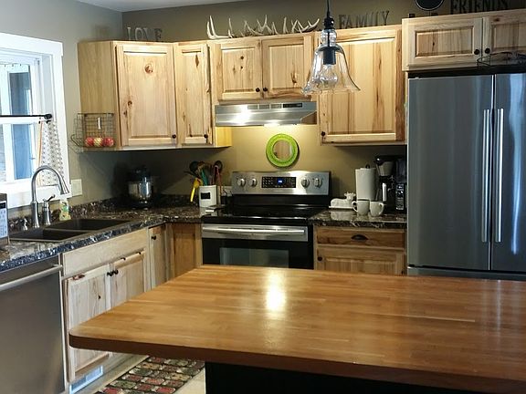 5th image of 804 Anderson St