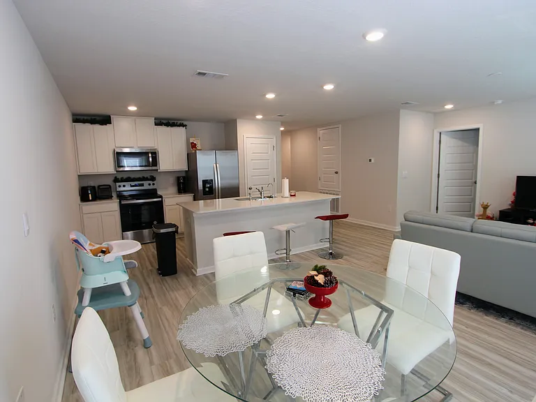 440 Scarborough St — Photo 8