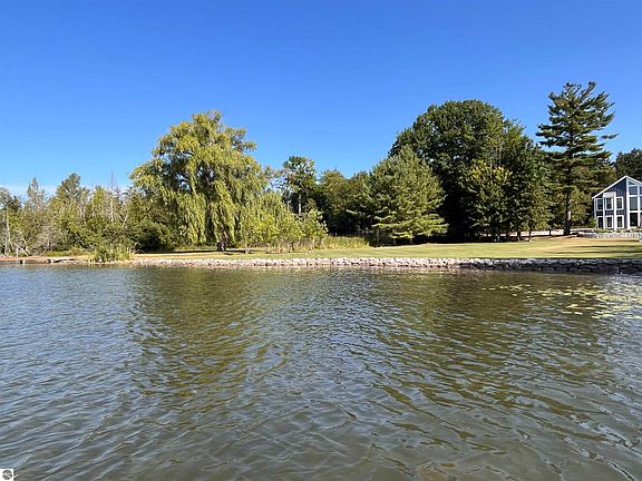 5th image of Clam Lake Dr
